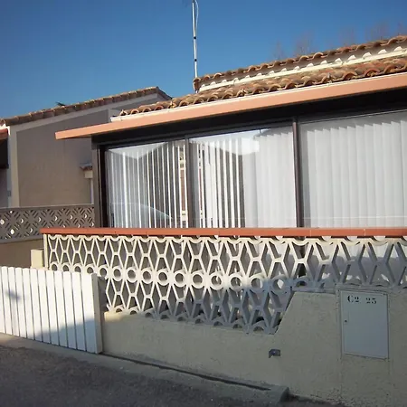 Maison Charmante Avec Terrasse A 펜션 *