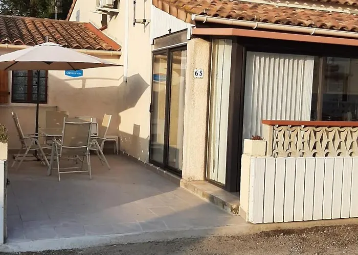 Дом отдыха Maison Charmante Avec Terrasse A Сент-Мари-ла-Мер